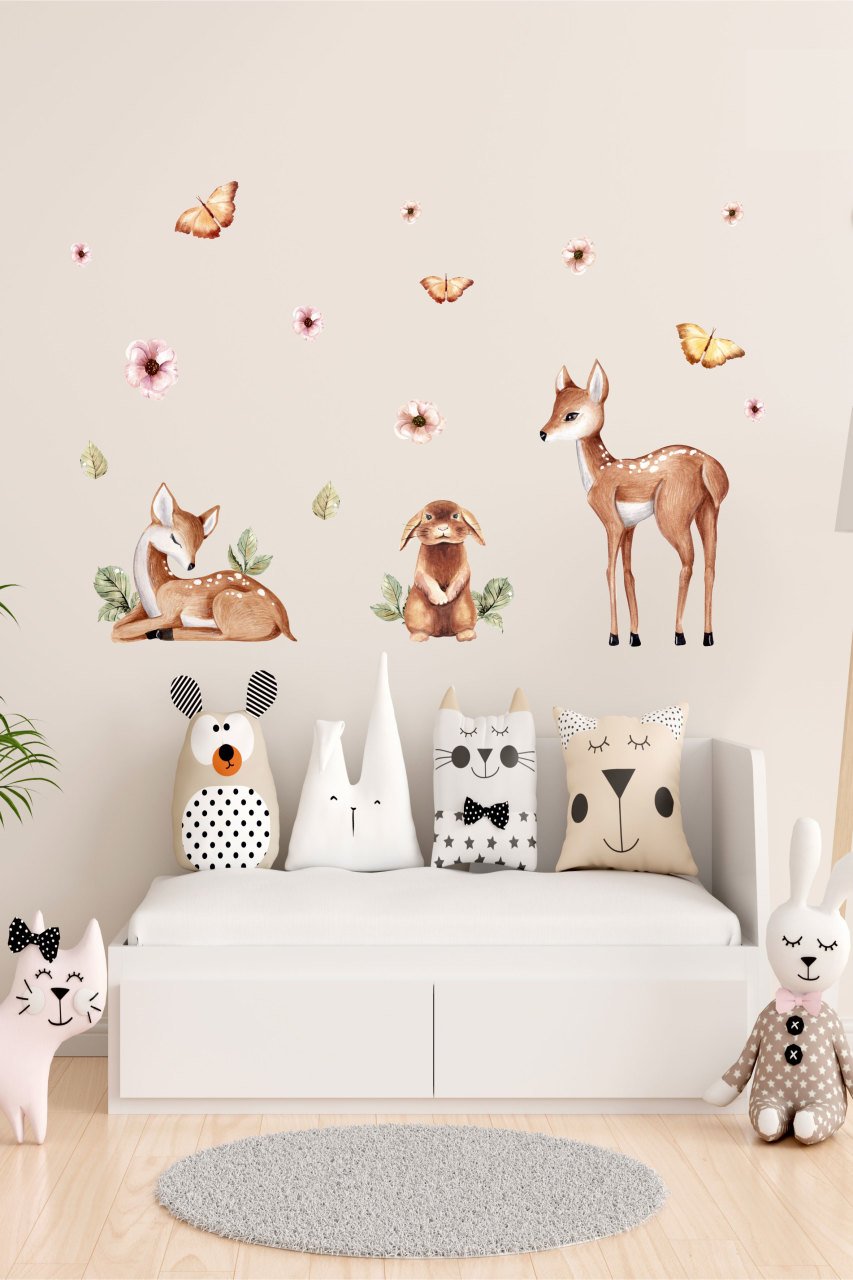 Suluboya Geyikler, Tavşan ve Objeler Çocuk Odası Duvar Sticker