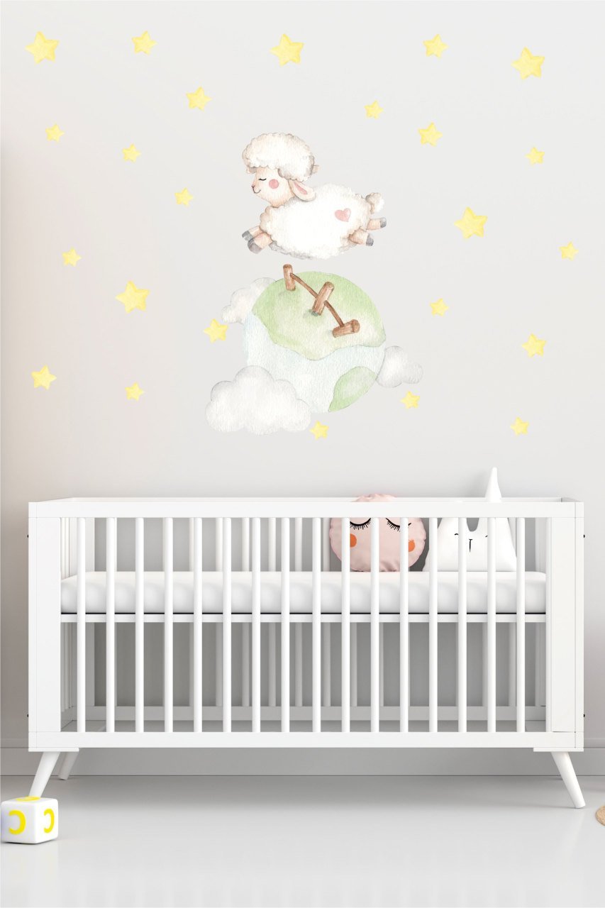 Çitlerden Atlayan Sevimli Koyun Çocuk Odası Duvar Sticker