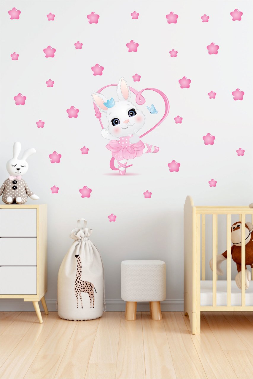 Bale Yapan Sevimli Tavşan Çocuk Odası Duvar Sticker