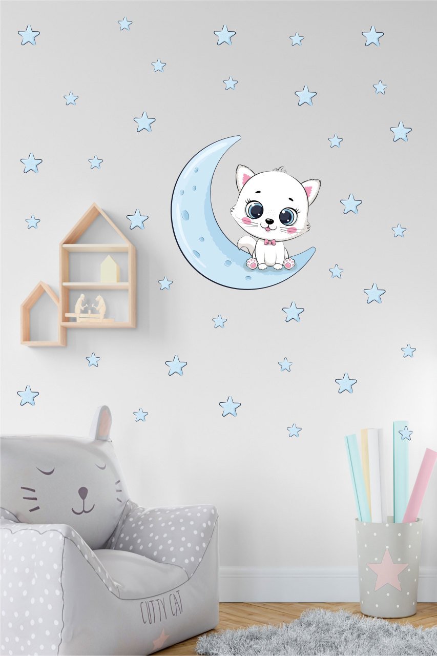Ayda Oturan Sevimli Kedicik Çocuk Odası Duvar Sticker