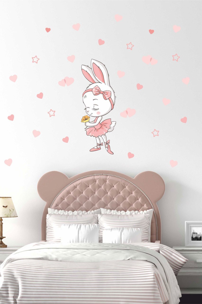 Bale Yapan Sevimli Tavşan Çocuk Odası Duvar Sticker