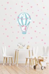 Uçan Balondaki Sevimli Unicorn ve Kalpler Çocuk Odası Duvar Sticker