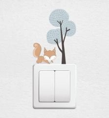 Sevimli Sincap ve Ağaç Priz Sticker